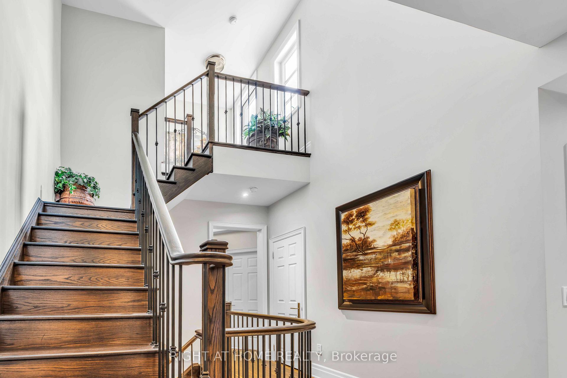 Photo 24 of 184 Dorval Drive, Oakville, West — HOMEH