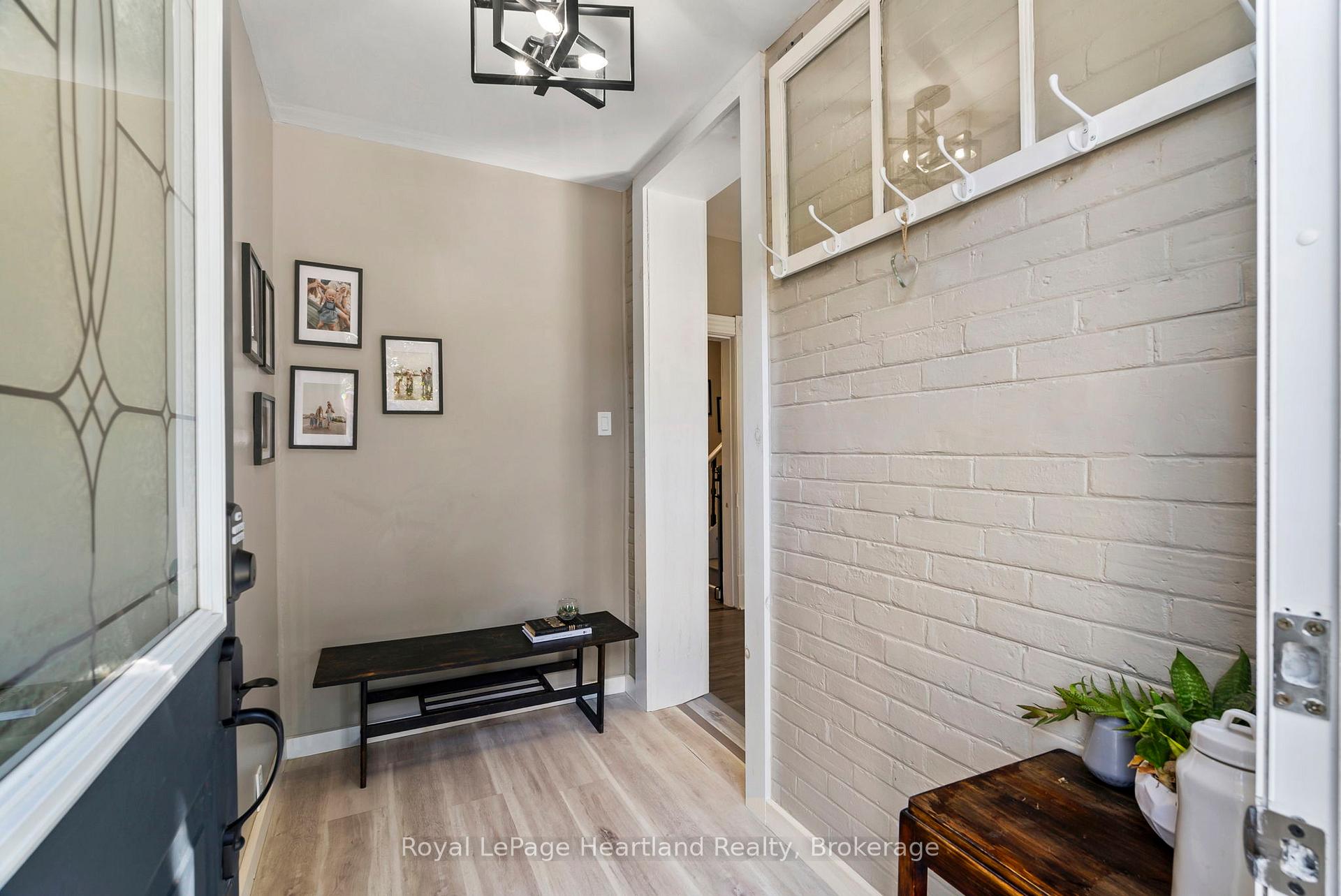 Photo 8 of 555 Raglan Street, Minto — HOMEH