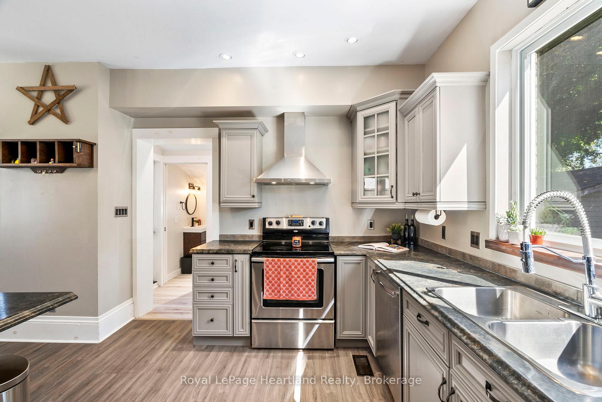 Photo 17 of 555 Raglan Street, Minto — HOMEH