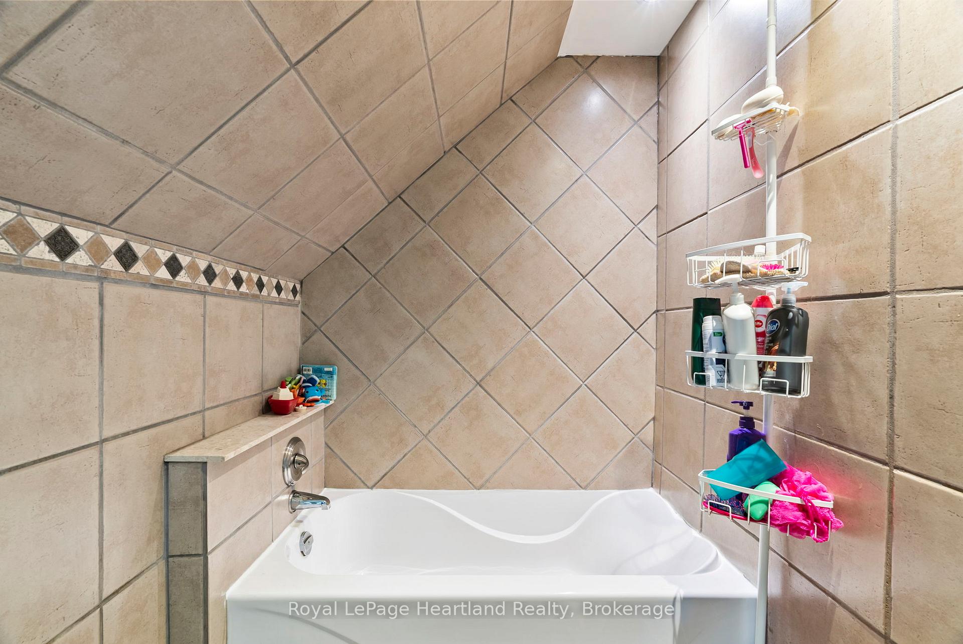 Photo 27 of 555 Raglan Street, Minto — HOMEH