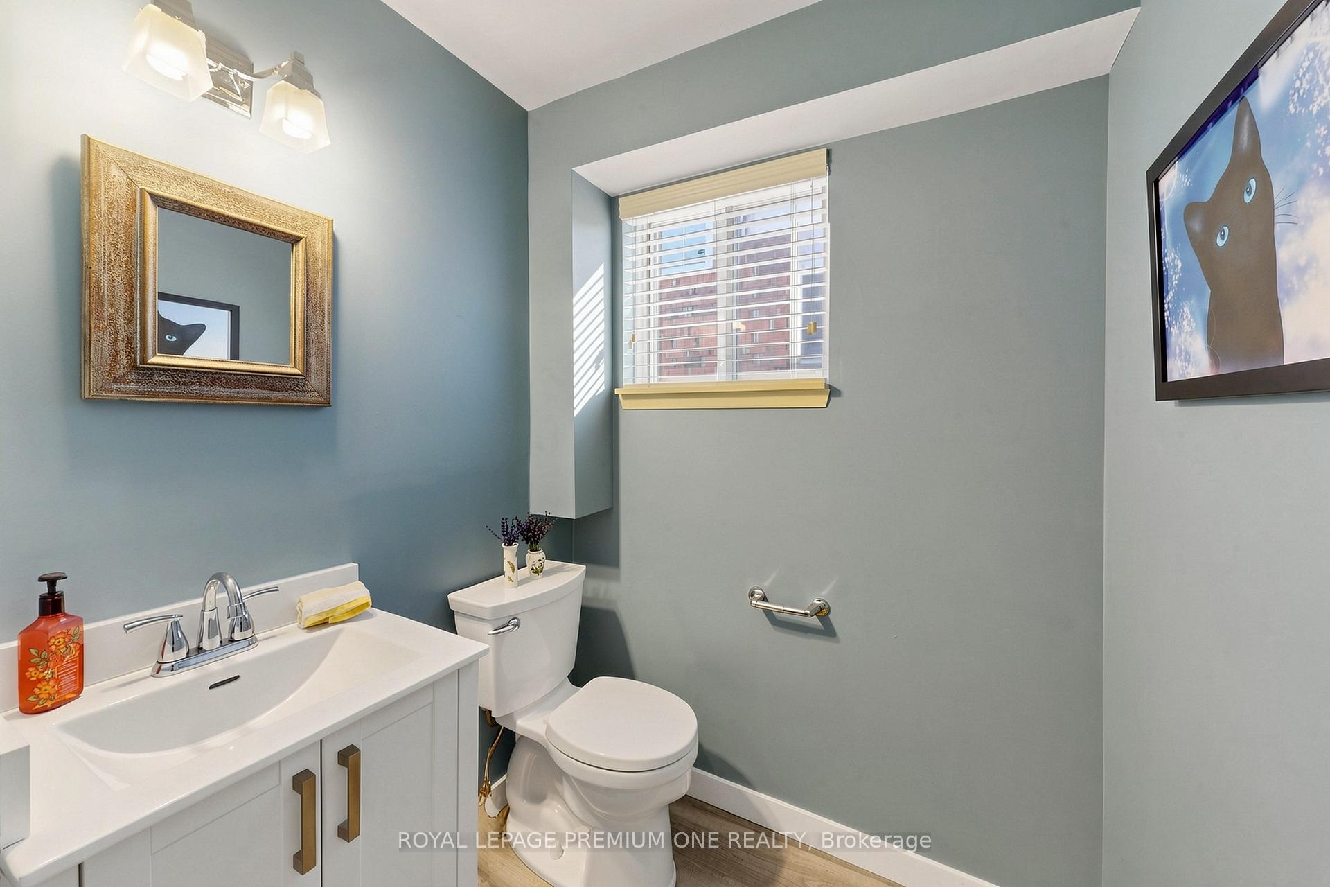 Photo 10 of 4 Prout Drive, Clarington, Bowmanville — HOMEH