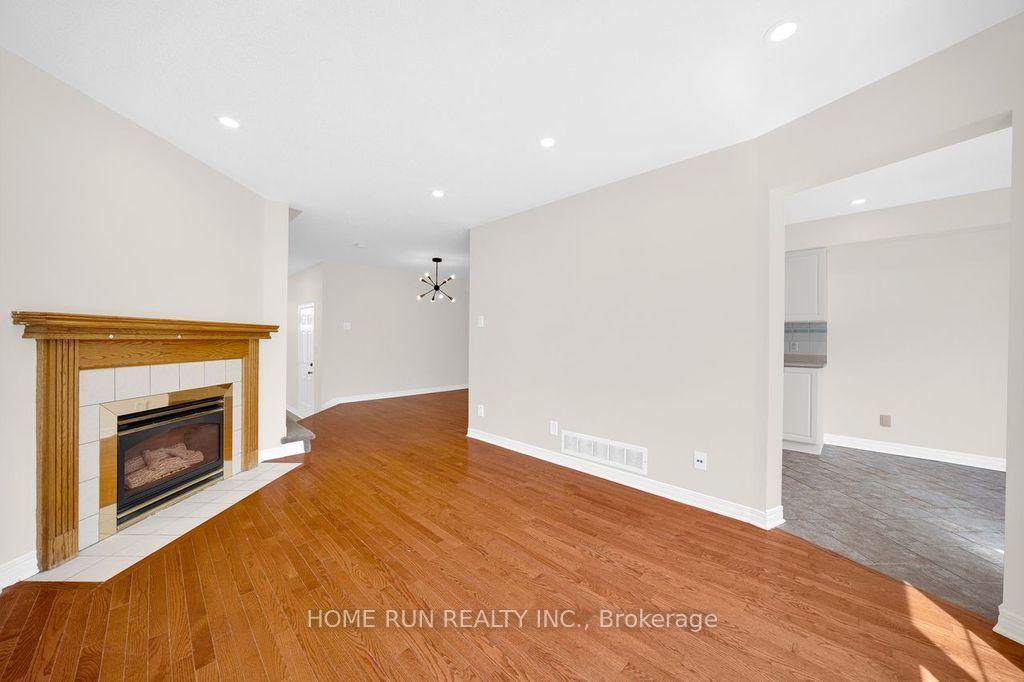 Photo 7 of 102 Kimberwick Crescent, Ottawa, Quinterra — HOMEH