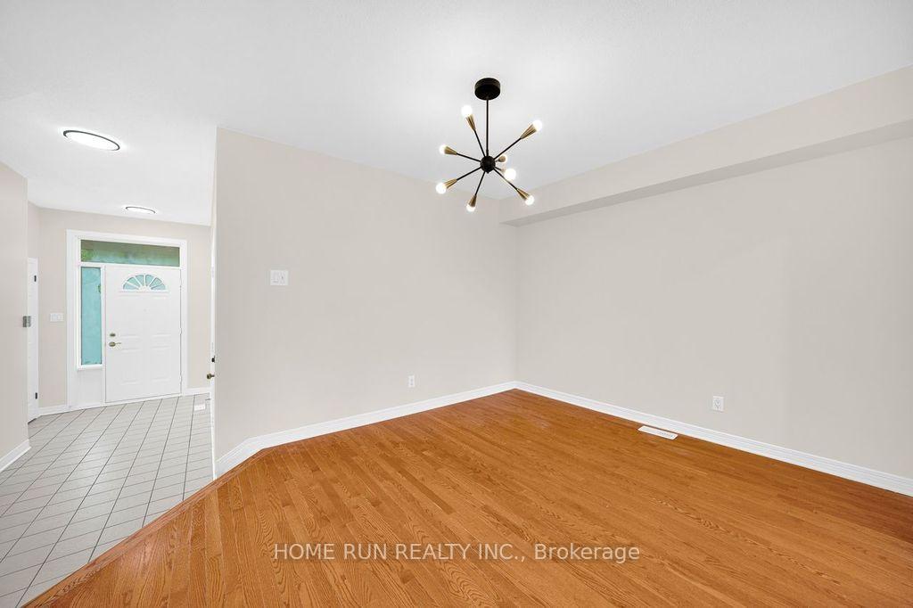 Photo 11 of 102 Kimberwick Crescent, Ottawa, Quinterra — HOMEH