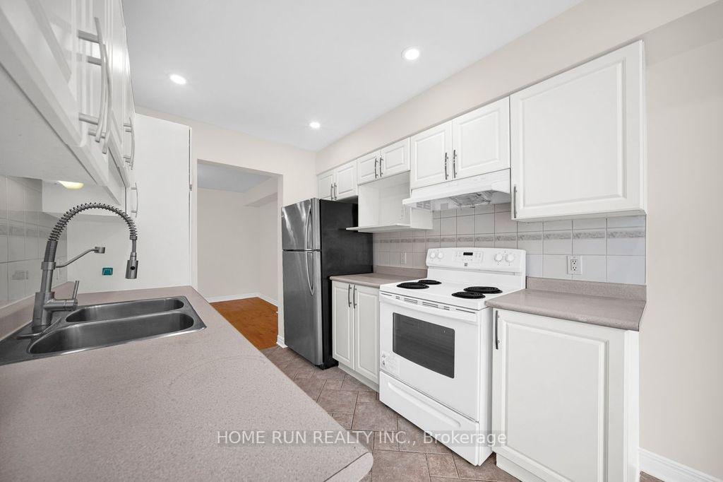 Photo 13 of 102 Kimberwick Crescent, Ottawa, Quinterra — HOMEH