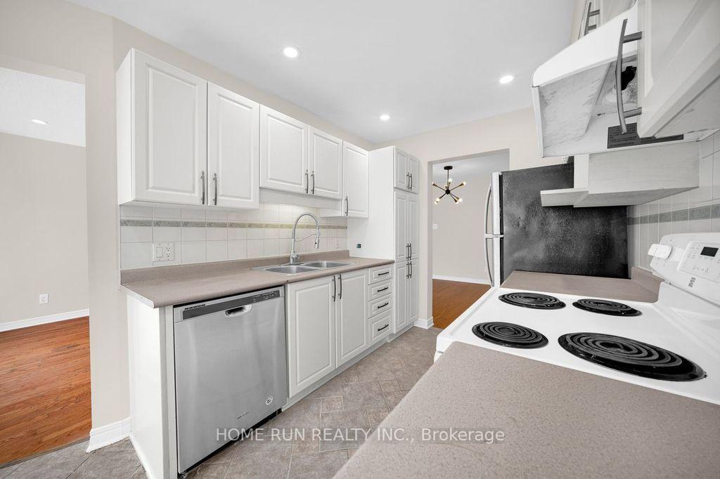 Photo 15 of 102 Kimberwick Crescent, Ottawa, Quinterra — HOMEH