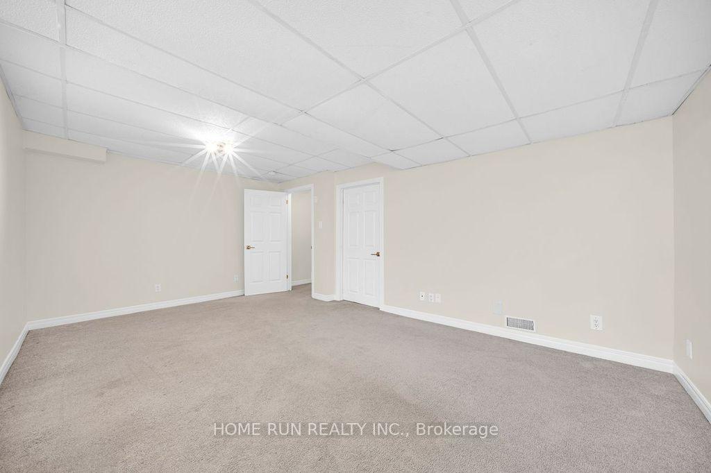 Photo 35 of 102 Kimberwick Crescent, Ottawa, Quinterra — HOMEH