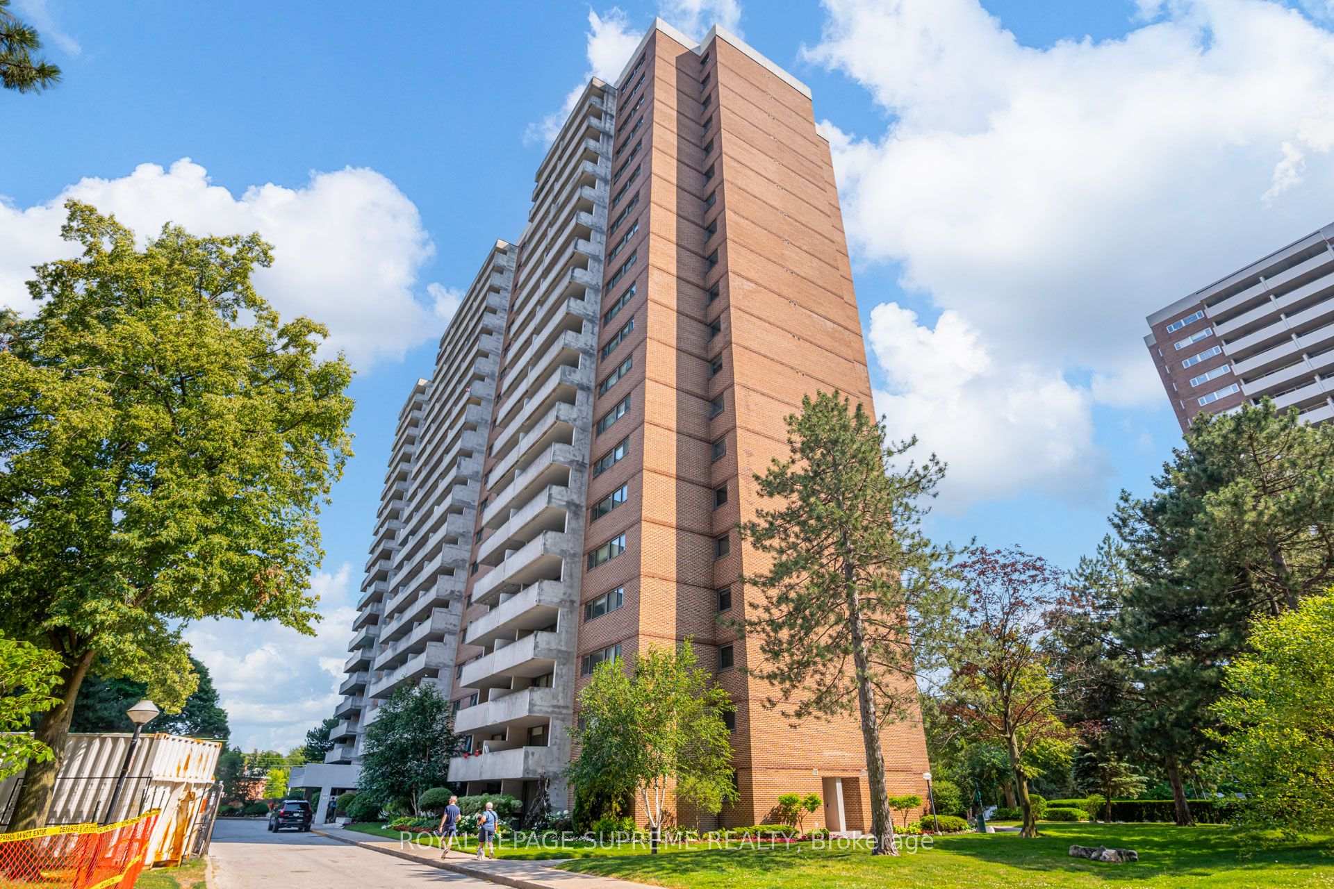 Photo 1 of Unit 305, 250 Scarlett Road, Toronto, Rockcliffe-Smythe — HOMEH