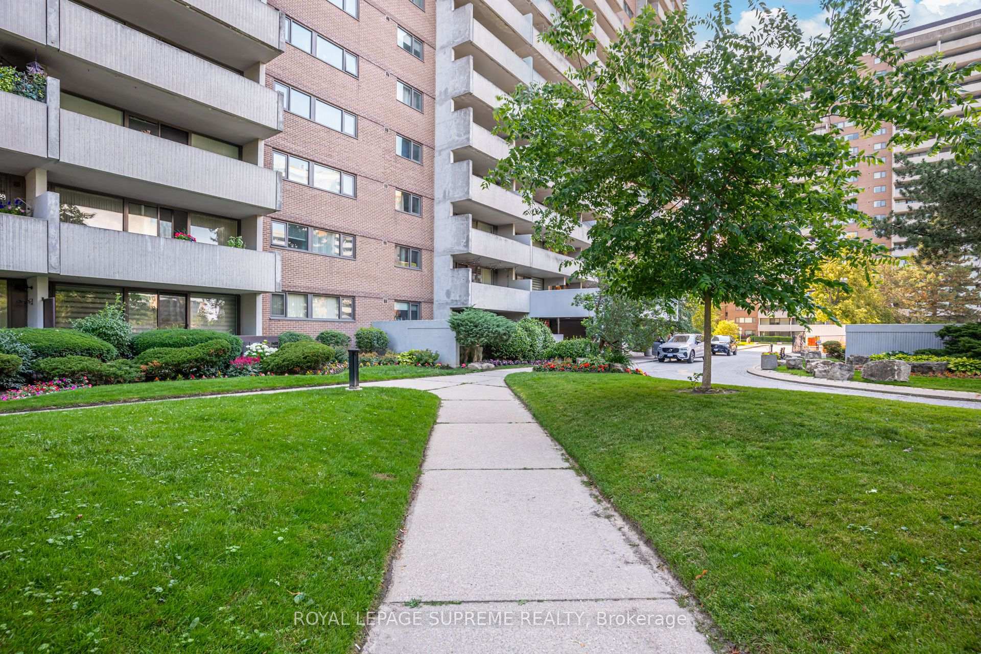 Photo 3 of Unit 305, 250 Scarlett Road, Toronto, Rockcliffe-Smythe — HOMEH