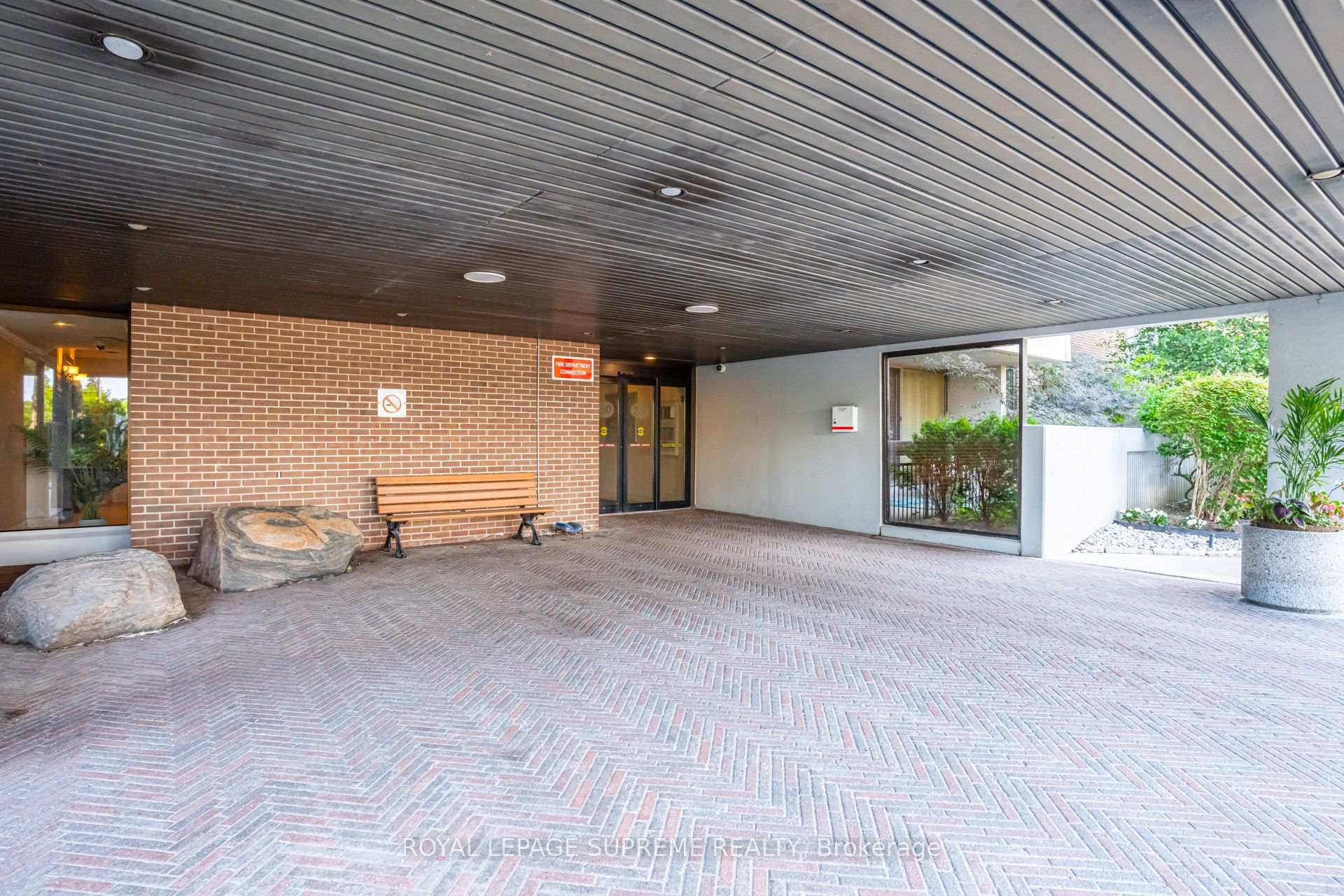 Photo 4 of Unit 305, 250 Scarlett Road, Toronto, Rockcliffe-Smythe — HOMEH