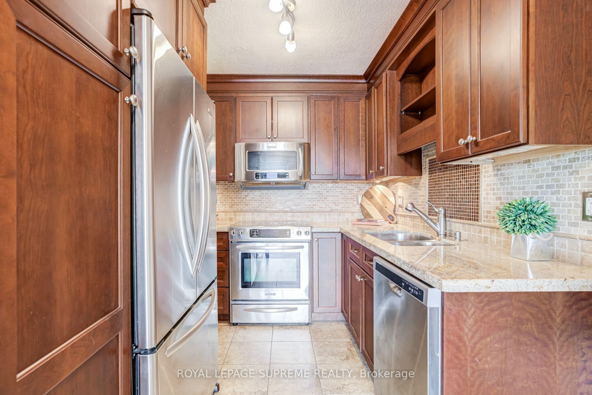Photo 17 of Unit 305, 250 Scarlett Road, Toronto, Rockcliffe-Smythe — HOMEH