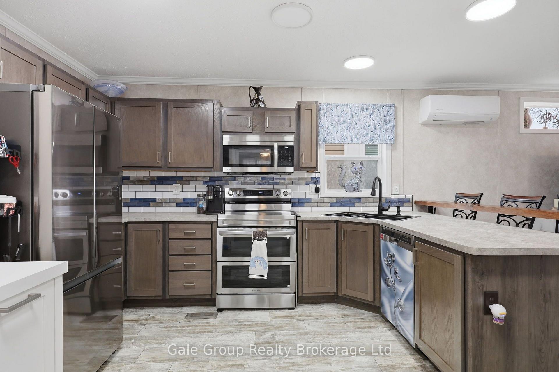 Photo 15 of Unit 606, 99 Fourth Conc Road, Brant, Burford — HOMEH