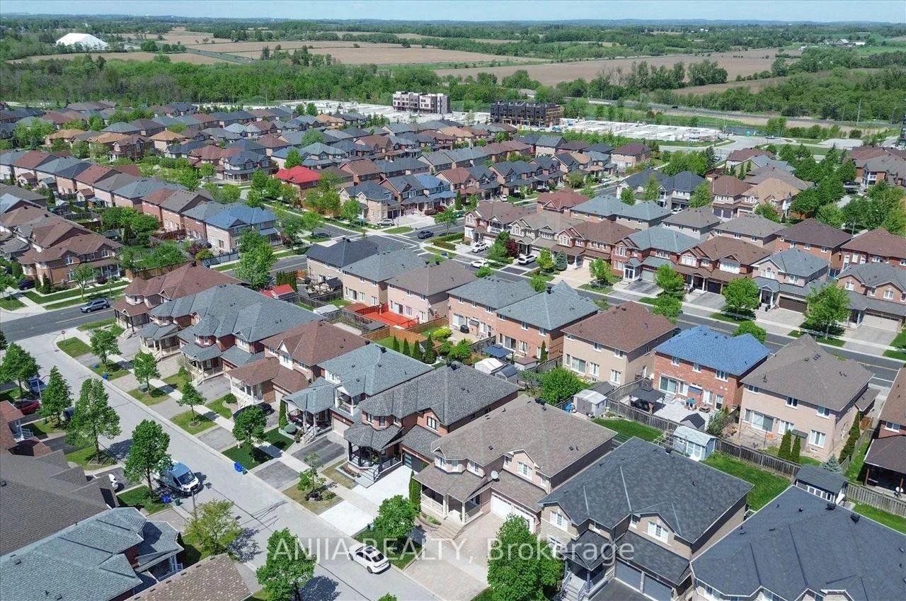 Photo 5 of 23 Appleview Road, Markham, Greensborough — HOMEH