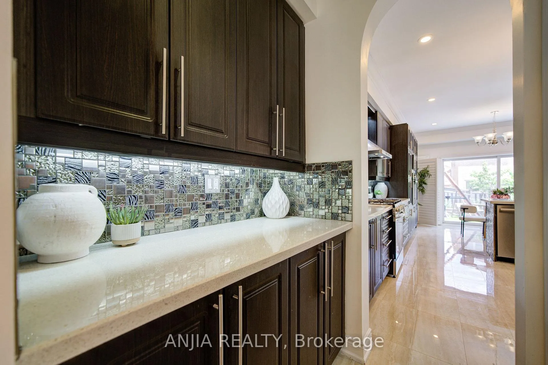 Photo 15 of 23 Appleview Road, Markham, Greensborough — HOMEH
