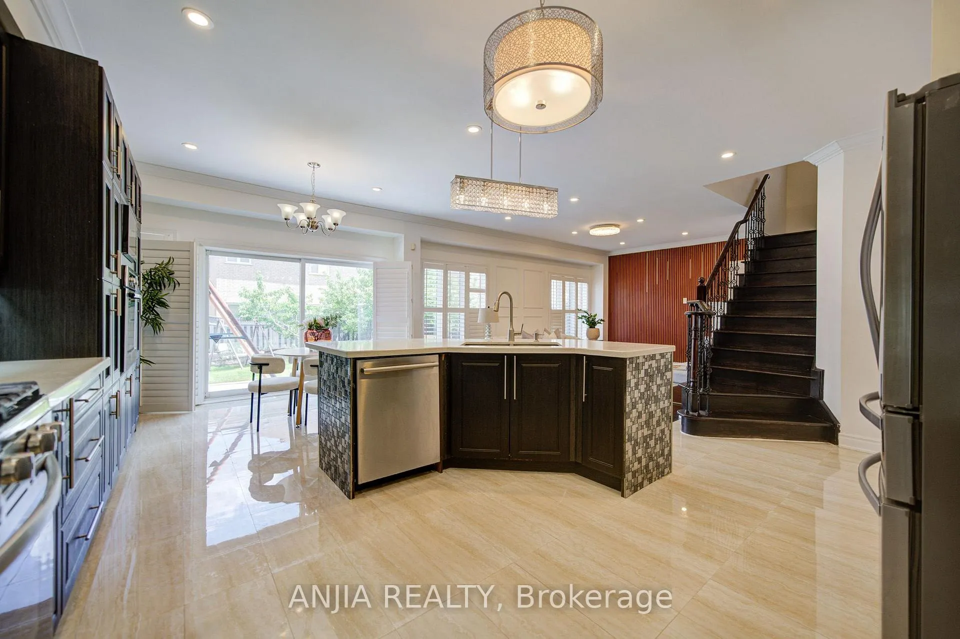 Photo 16 of 23 Appleview Road, Markham, Greensborough — HOMEH
