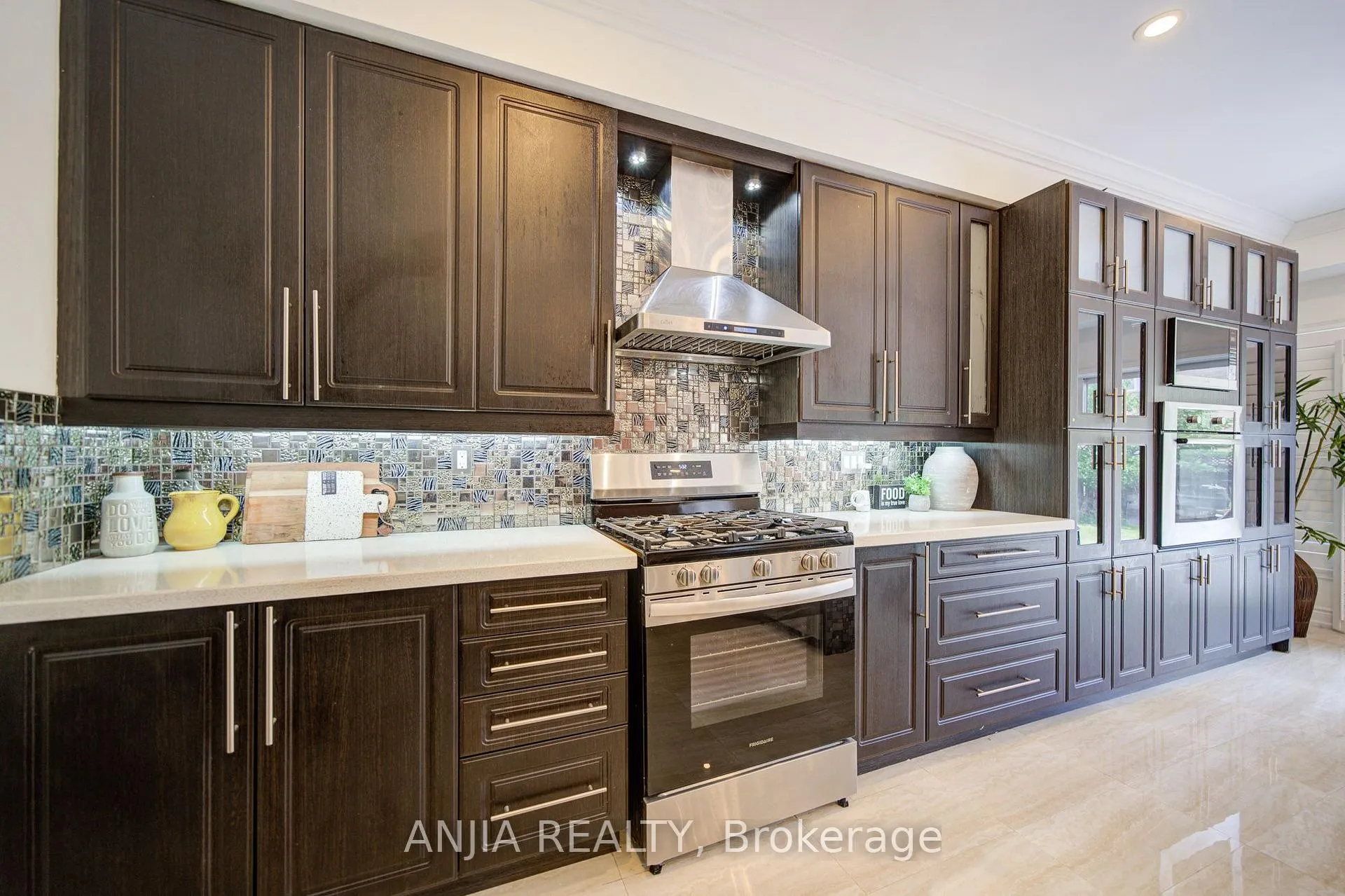 Photo 17 of 23 Appleview Road, Markham, Greensborough — HOMEH