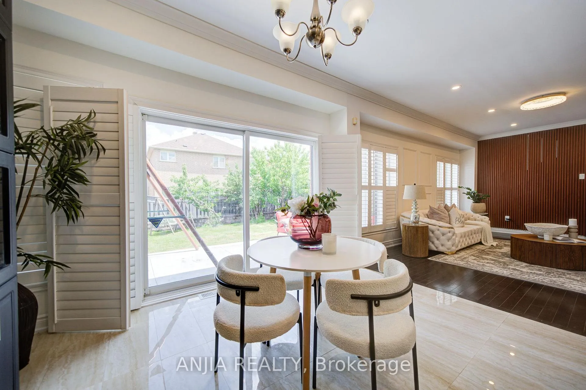 Photo 21 of 23 Appleview Road, Markham, Greensborough — HOMEH