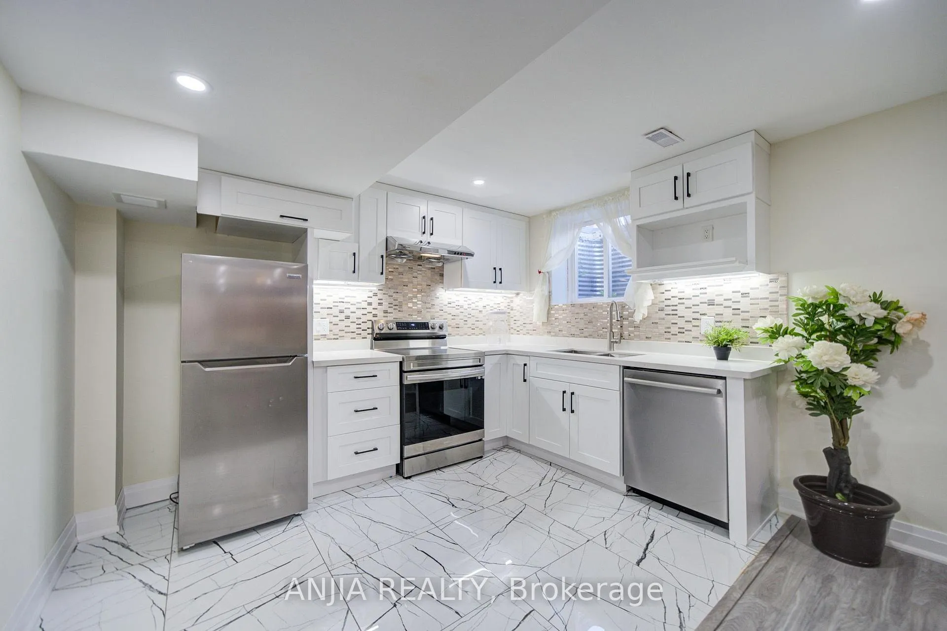 Photo 41 of 23 Appleview Road, Markham, Greensborough — HOMEH