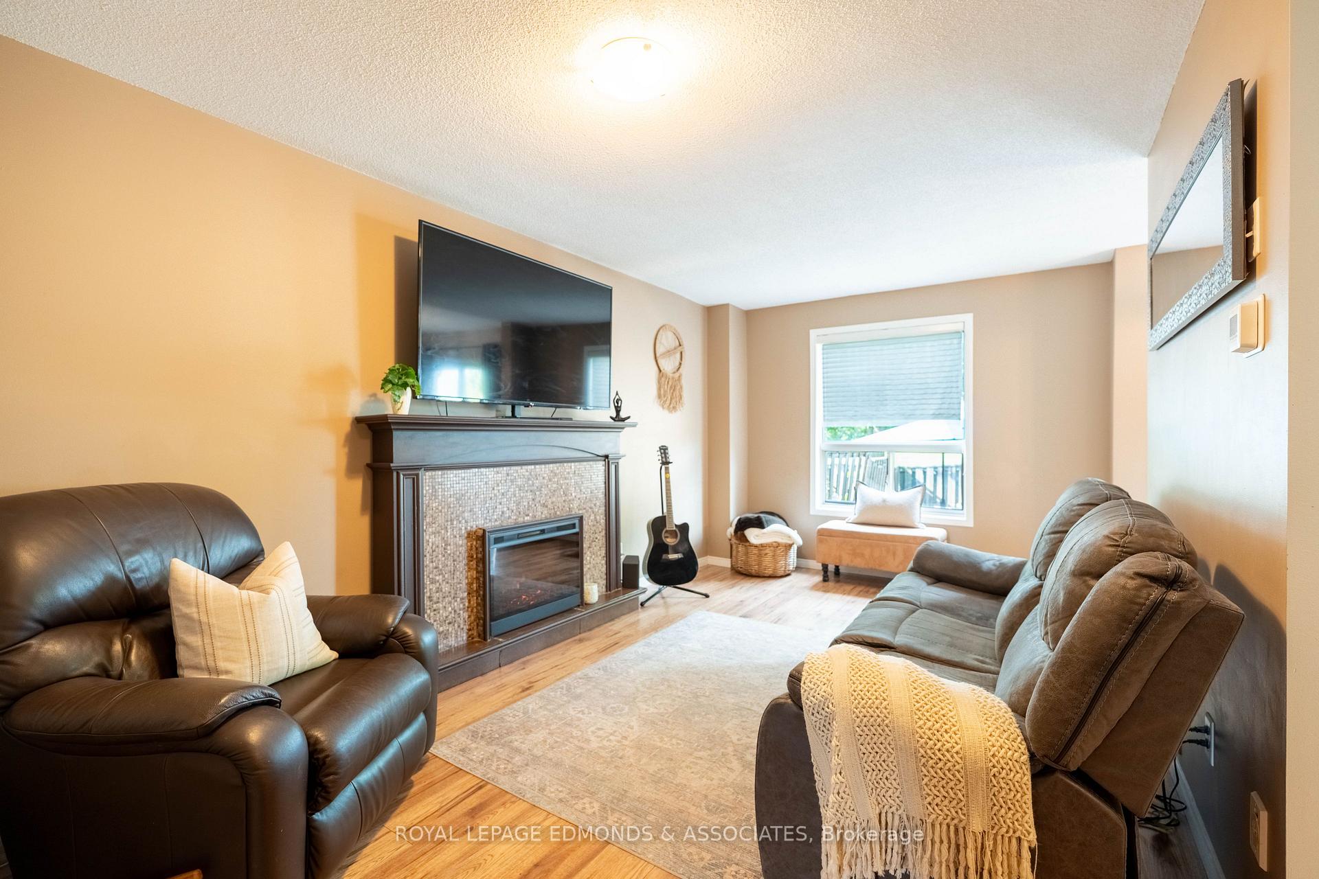 Photo 5 of Unit 37, 565 Rymal Road E, Hamilton, Butler — HOMEH