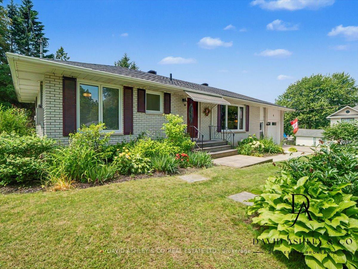 Photo 1 of 4 Queen Street, Rideau Lakes, Rideau Lakes (Bastard) Twp — HOMEH