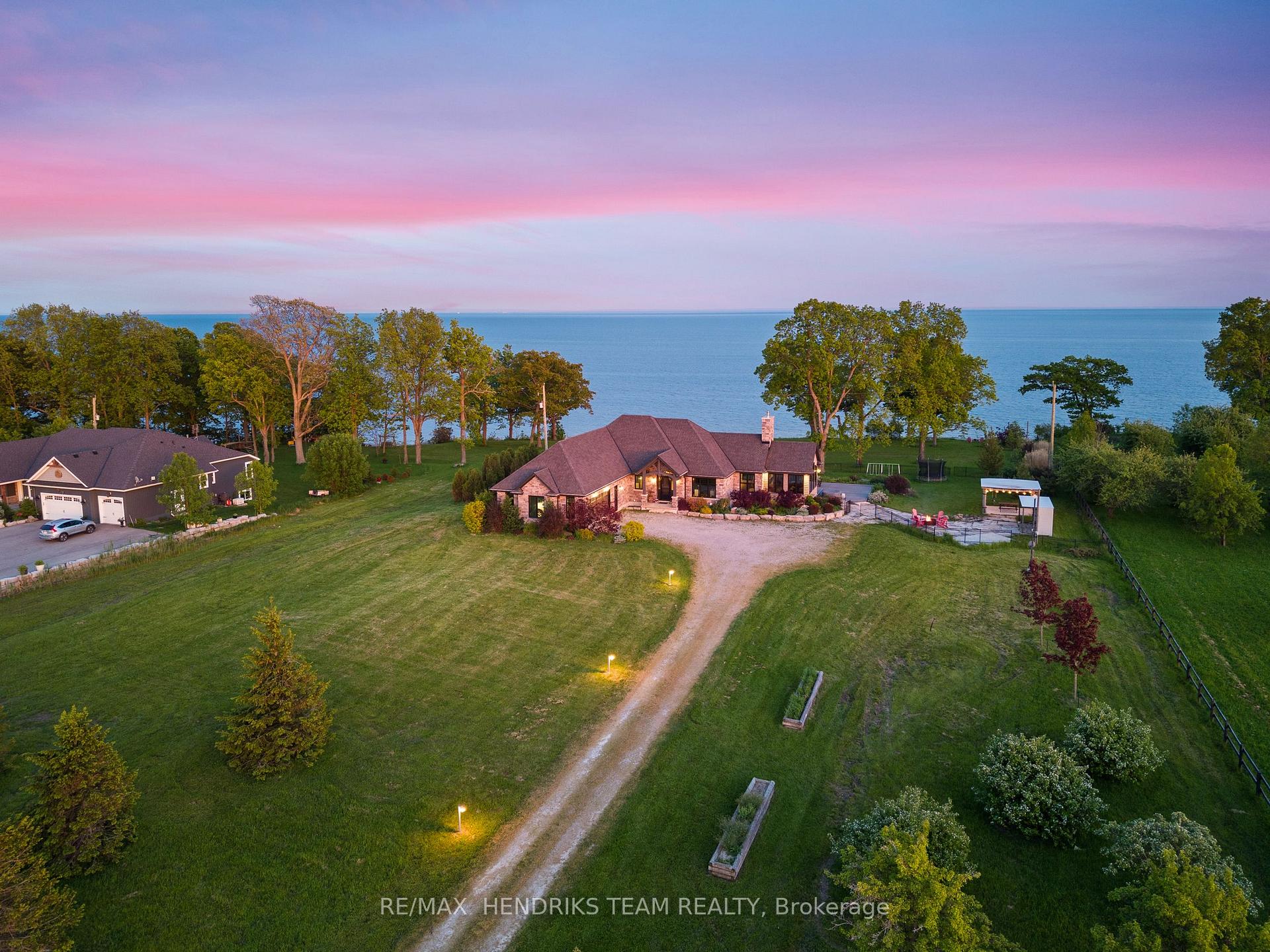 Photo 2 of 515 Sandy Bay Road, Haldimand, Dunnville — HOMEH