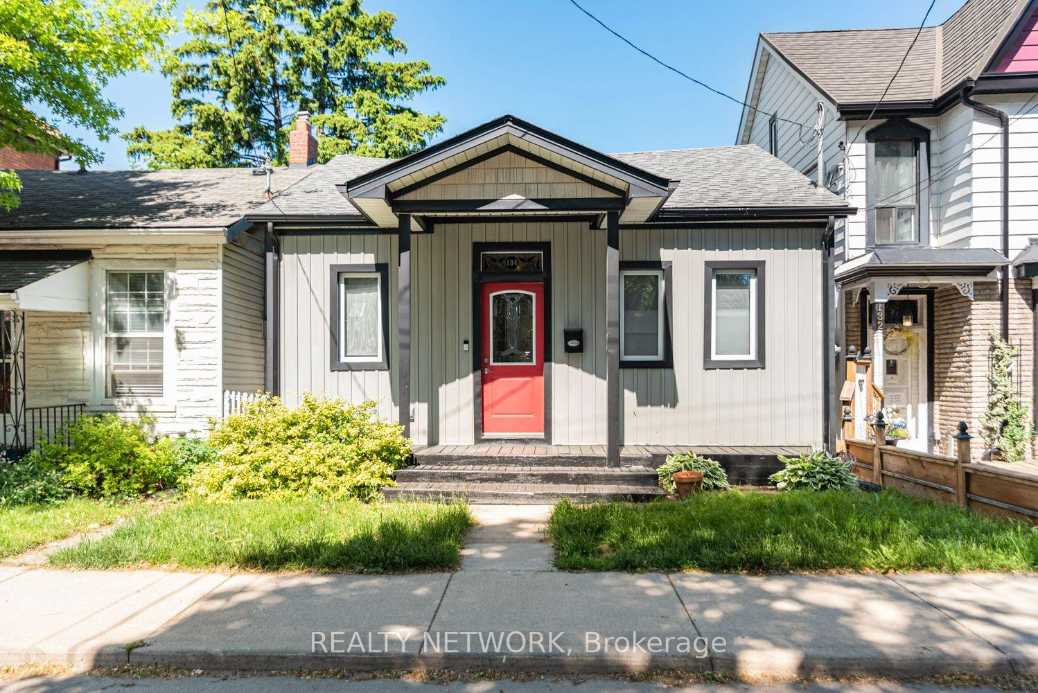Photo 3 of 134 Erie Avenue, Hamilton, Stinson — HOMEH