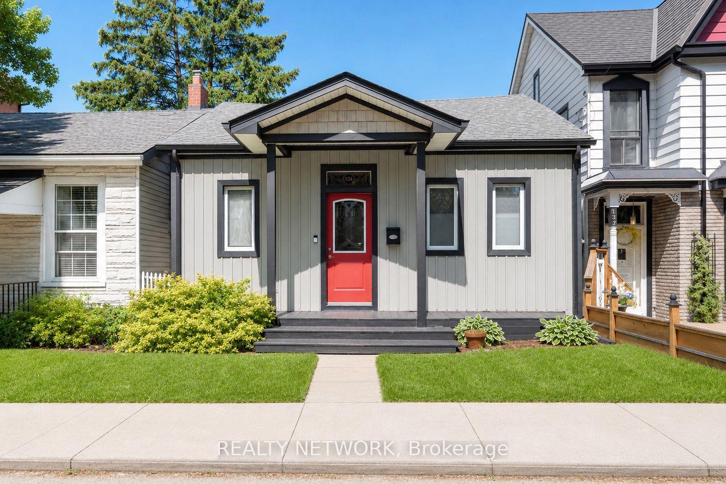 Photo 4 of 134 Erie Avenue, Hamilton, Stinson — HOMEH