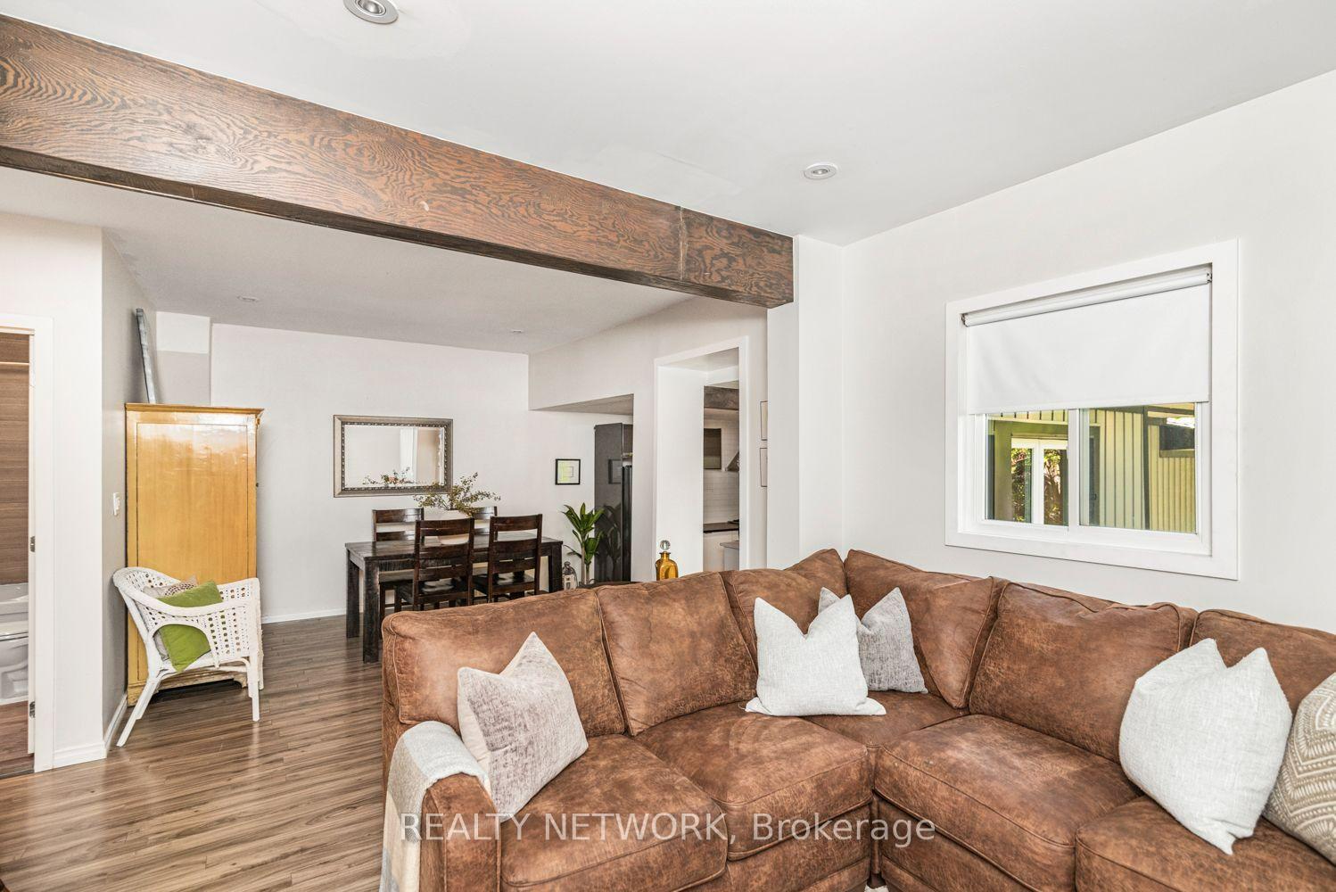 Photo 8 of 134 Erie Avenue, Hamilton, Stinson — HOMEH