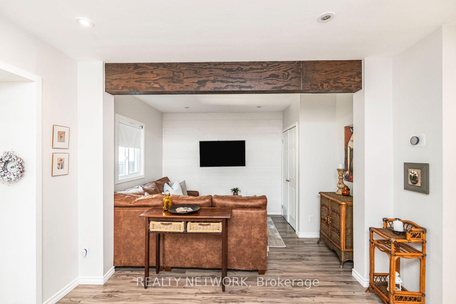 Photo 10 of 134 Erie Avenue, Hamilton, Stinson — HOMEH