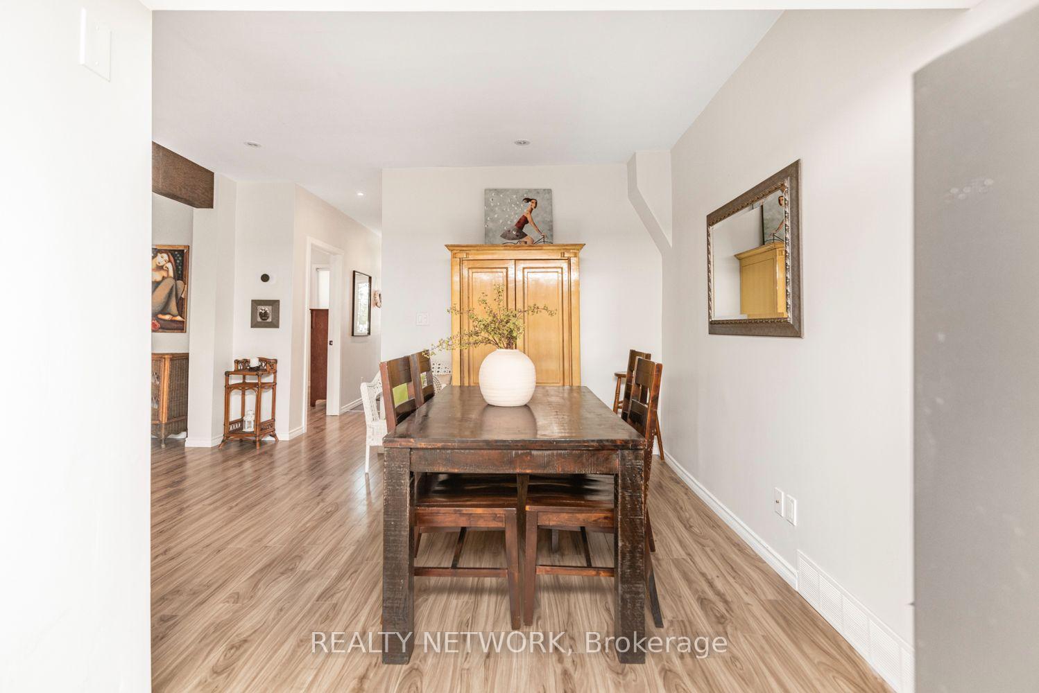 Photo 13 of 134 Erie Avenue, Hamilton, Stinson — HOMEH
