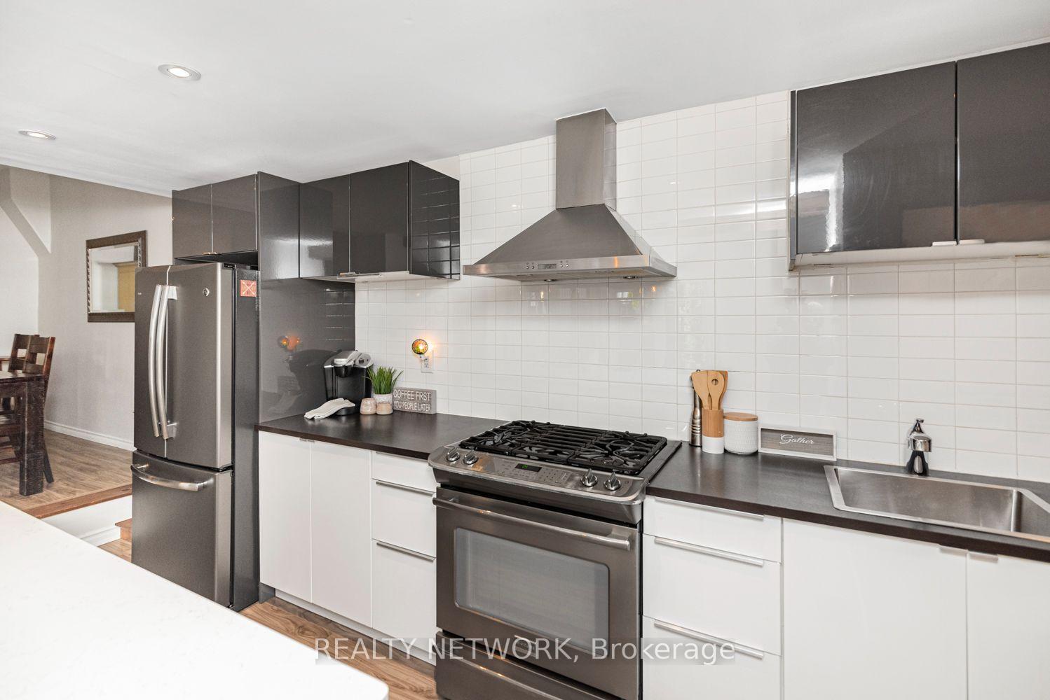 Photo 15 of 134 Erie Avenue, Hamilton, Stinson — HOMEH