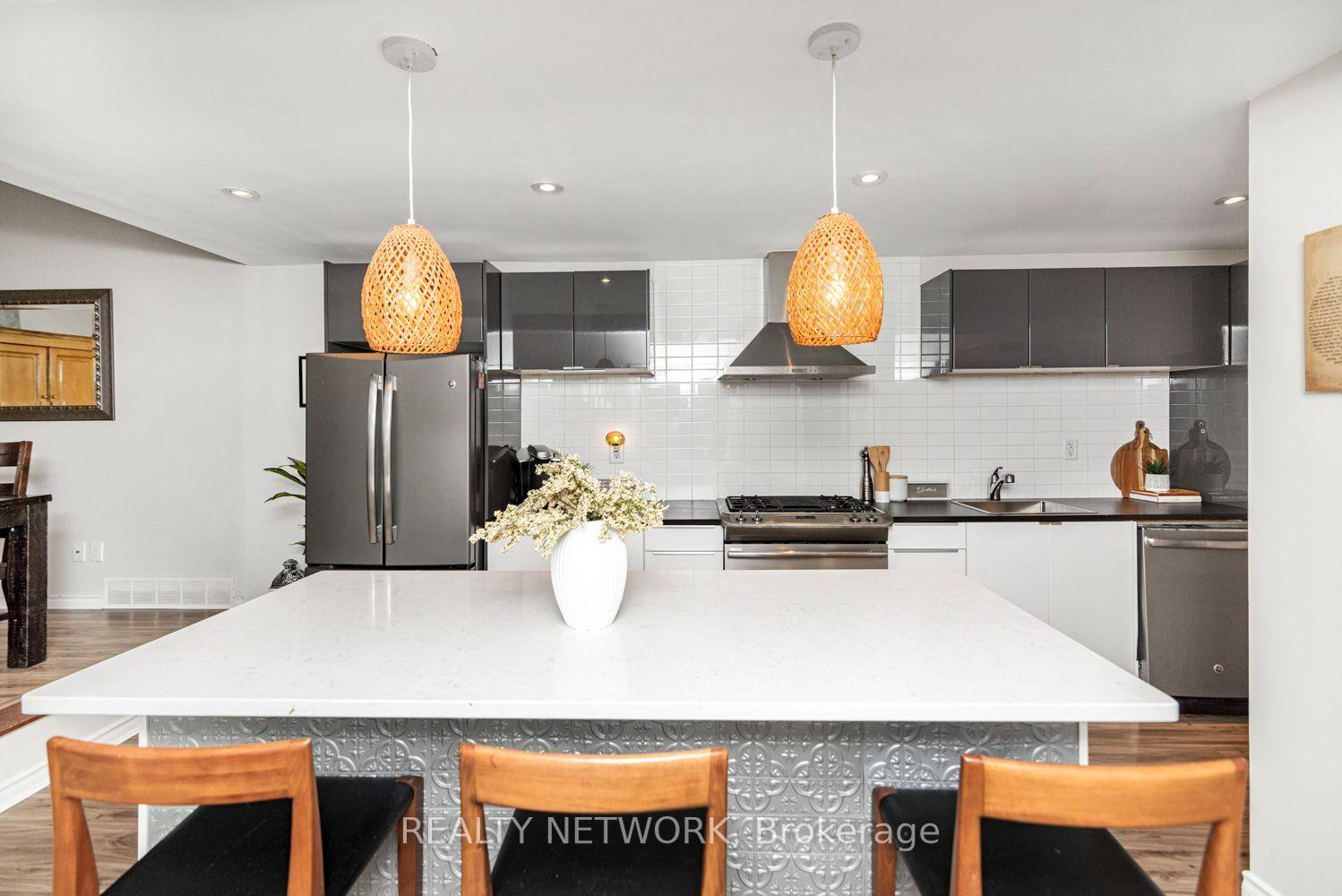 Photo 18 of 134 Erie Avenue, Hamilton, Stinson — HOMEH