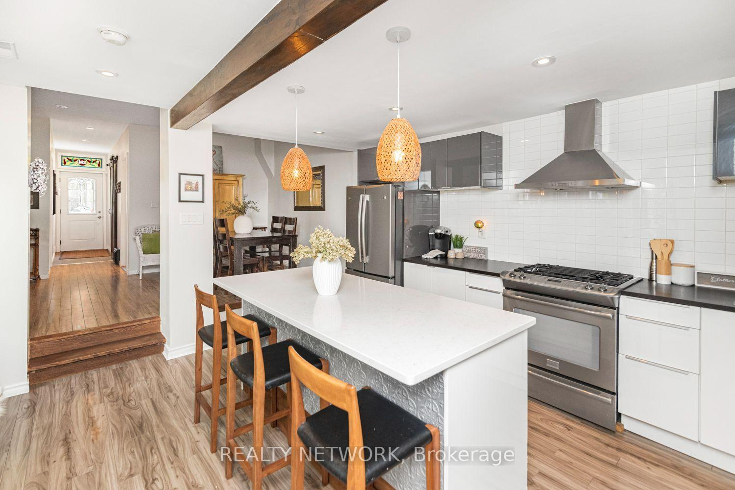Photo 19 of 134 Erie Avenue, Hamilton, Stinson — HOMEH