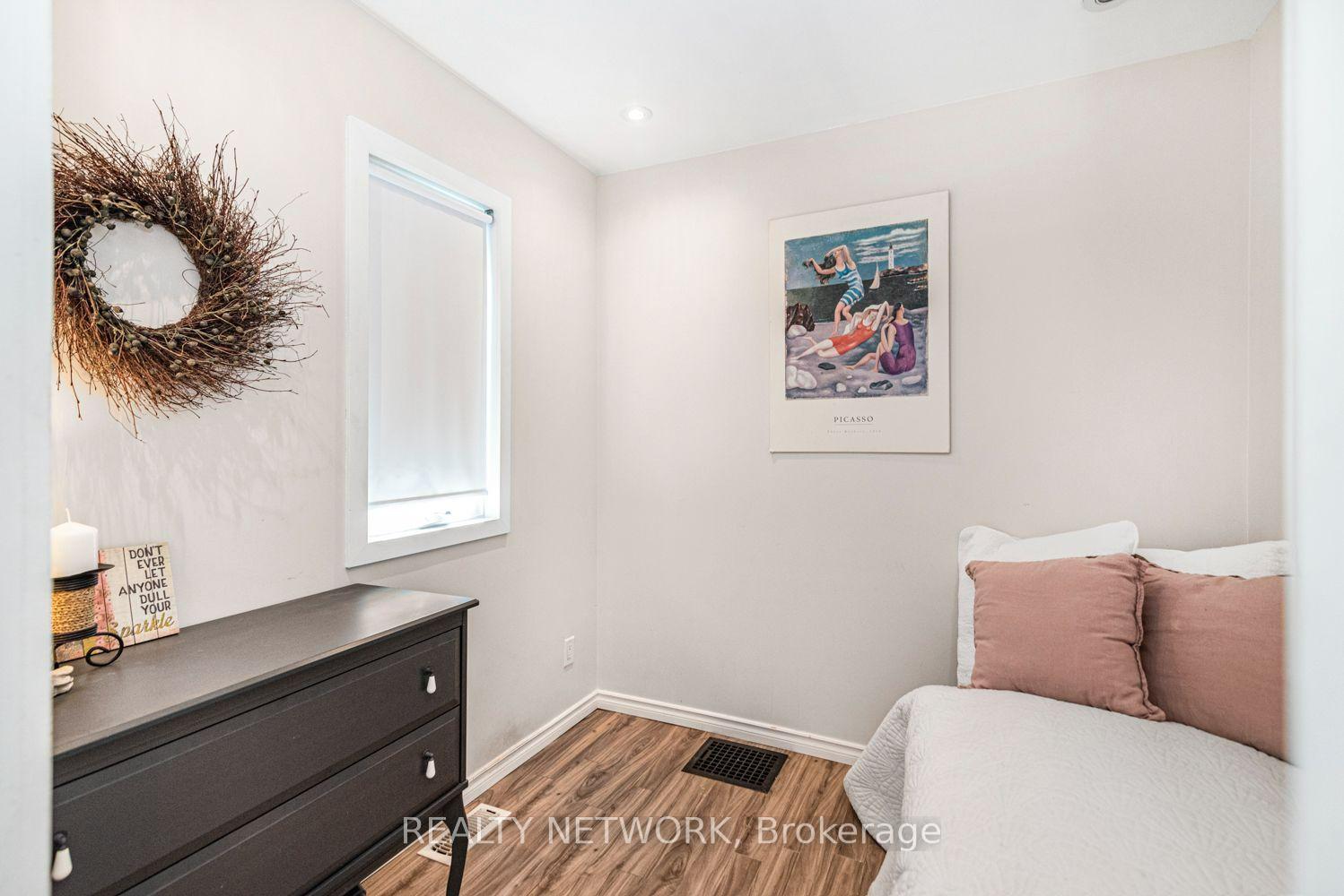 Photo 23 of 134 Erie Avenue, Hamilton, Stinson — HOMEH