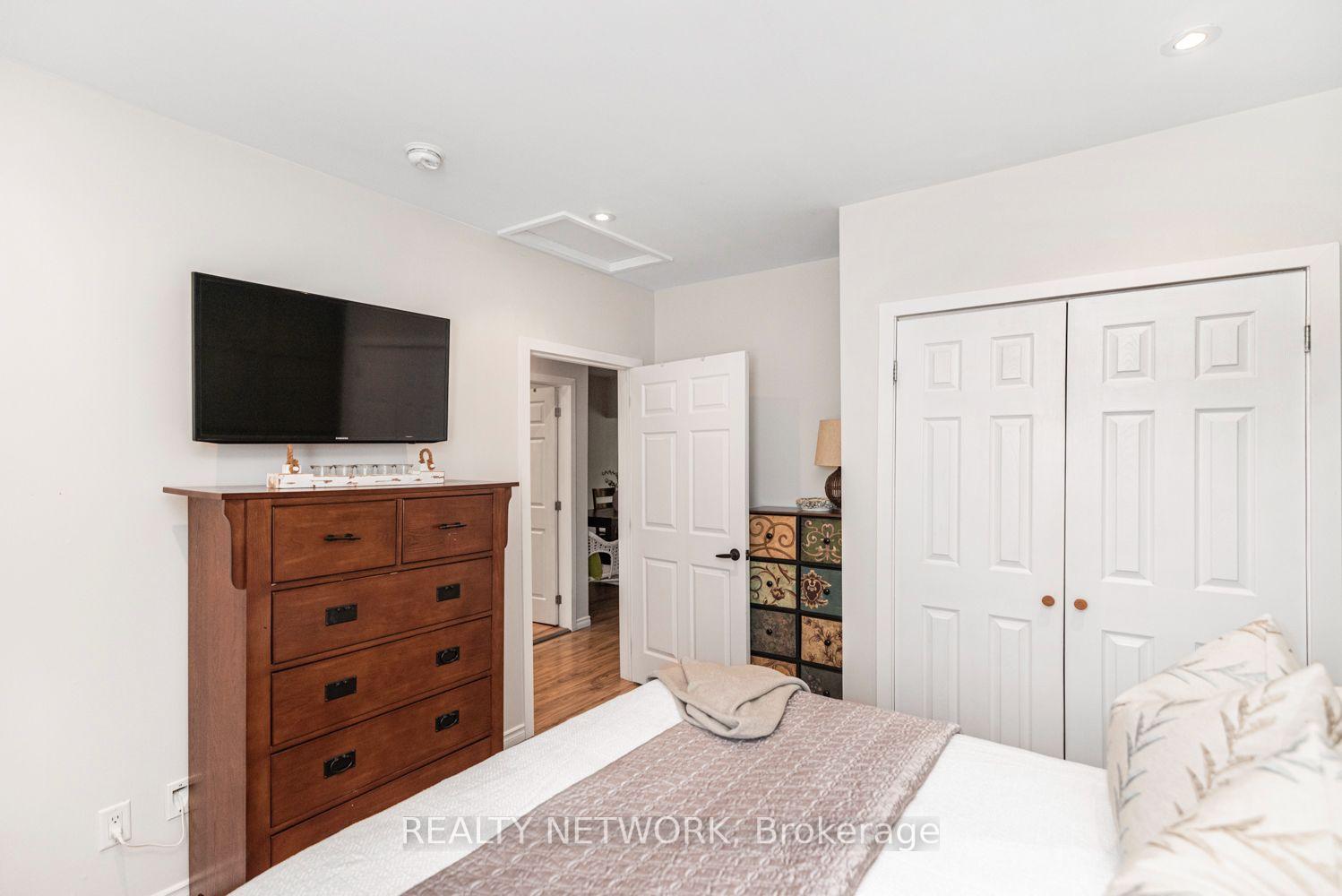 Photo 25 of 134 Erie Avenue, Hamilton, Stinson — HOMEH
