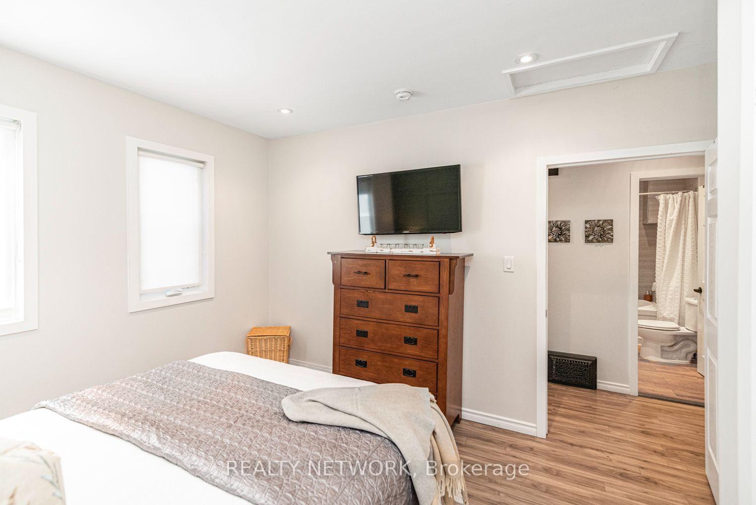 Photo 26 of 134 Erie Avenue, Hamilton, Stinson — HOMEH