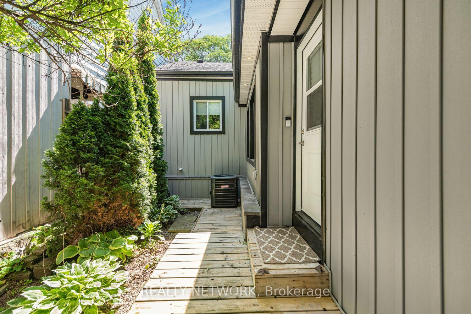 Photo 36 of 134 Erie Avenue, Hamilton, Stinson — HOMEH