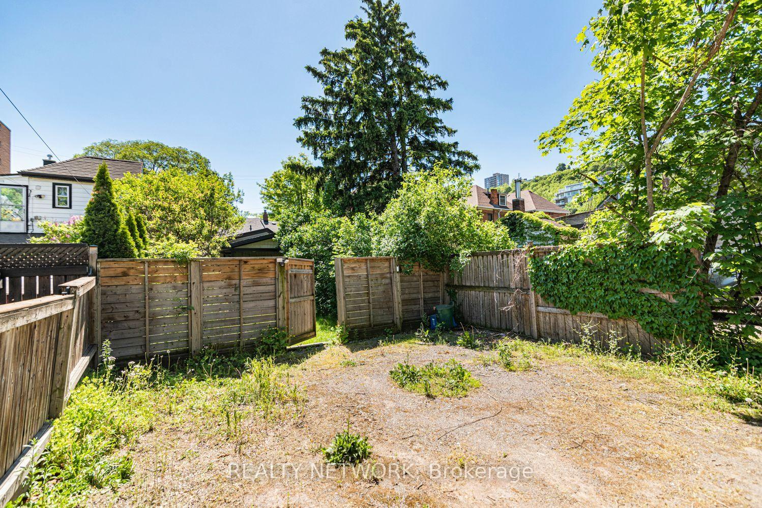 Photo 38 of 134 Erie Avenue, Hamilton, Stinson — HOMEH