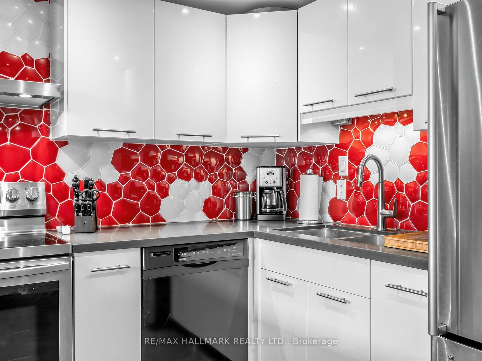 Photo 7 of Unit Ph15, 20 Glebe Road W, Toronto, Yonge-Eglinton — HOMEH