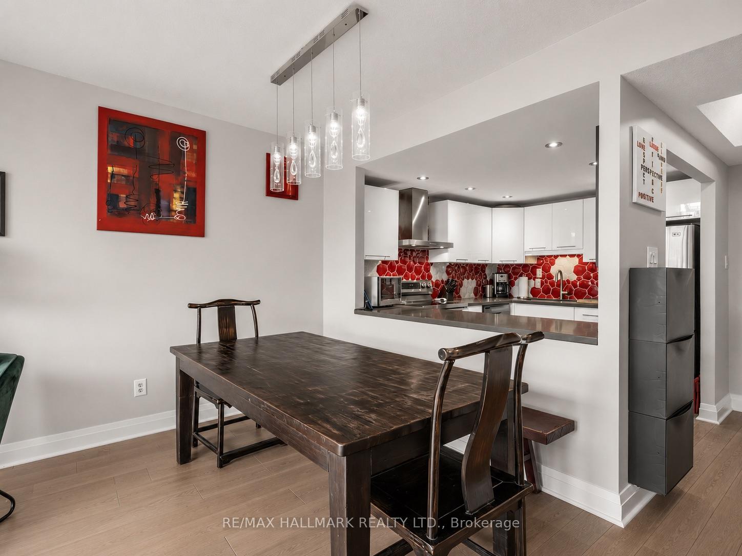 Photo 11 of Unit Ph15, 20 Glebe Road W, Toronto, Yonge-Eglinton — HOMEH