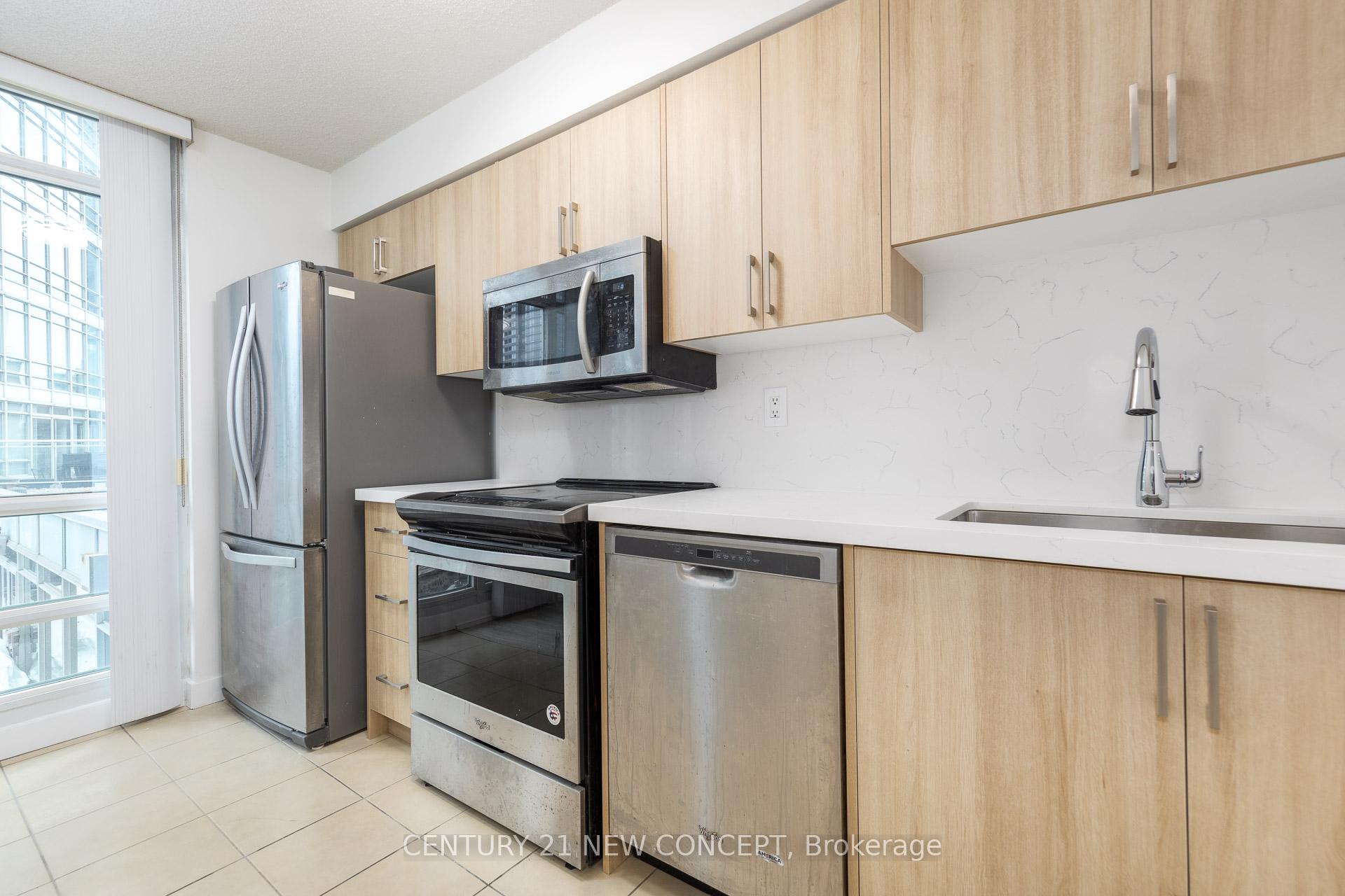 Photo 13 of Unit 501, 381 Front Street W, Toronto, Waterfront Communities — HOMEH