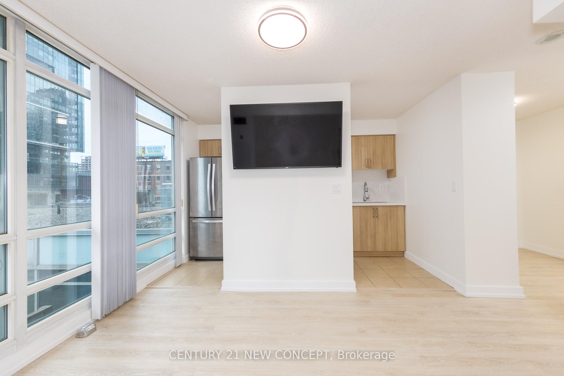 Photo 15 of Unit 501, 381 Front Street W, Toronto, Waterfront Communities — HOMEH