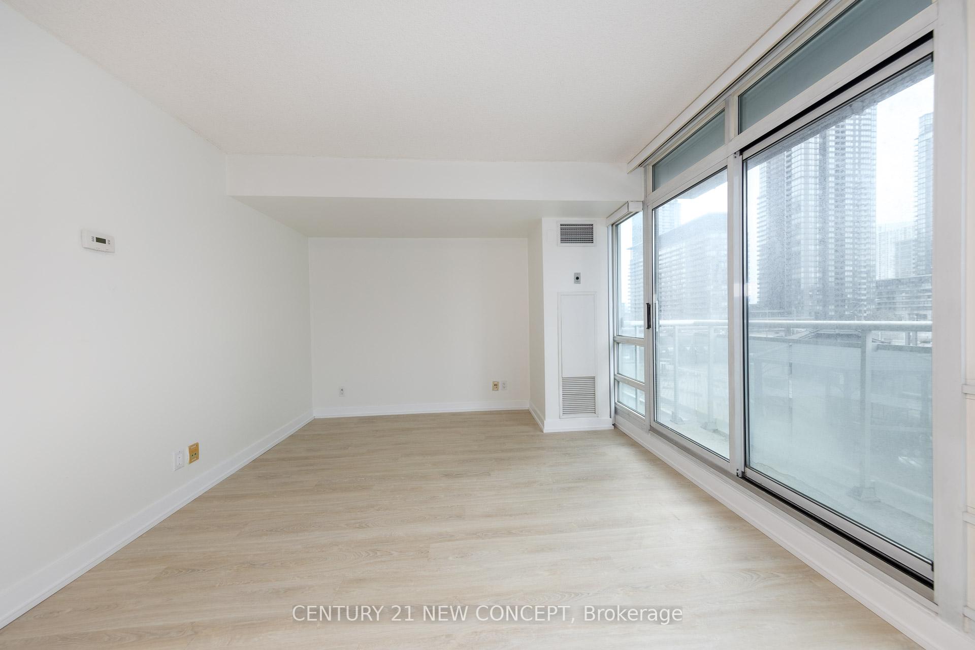 Photo 18 of Unit 501, 381 Front Street W, Toronto, Waterfront Communities — HOMEH