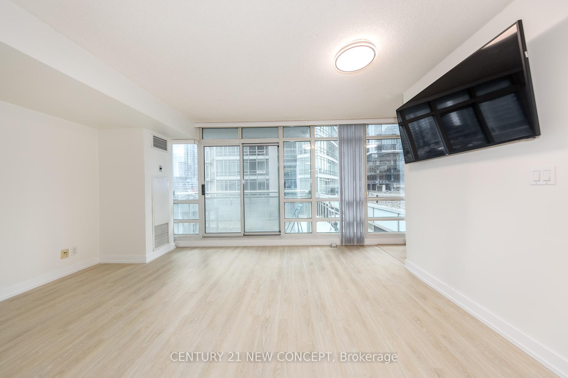 Photo 19 of Unit 501, 381 Front Street W, Toronto, Waterfront Communities — HOMEH
