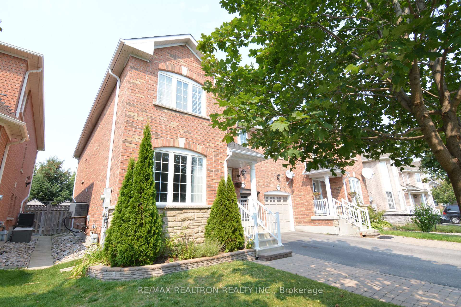 Front of 129 Trailhead Avenue