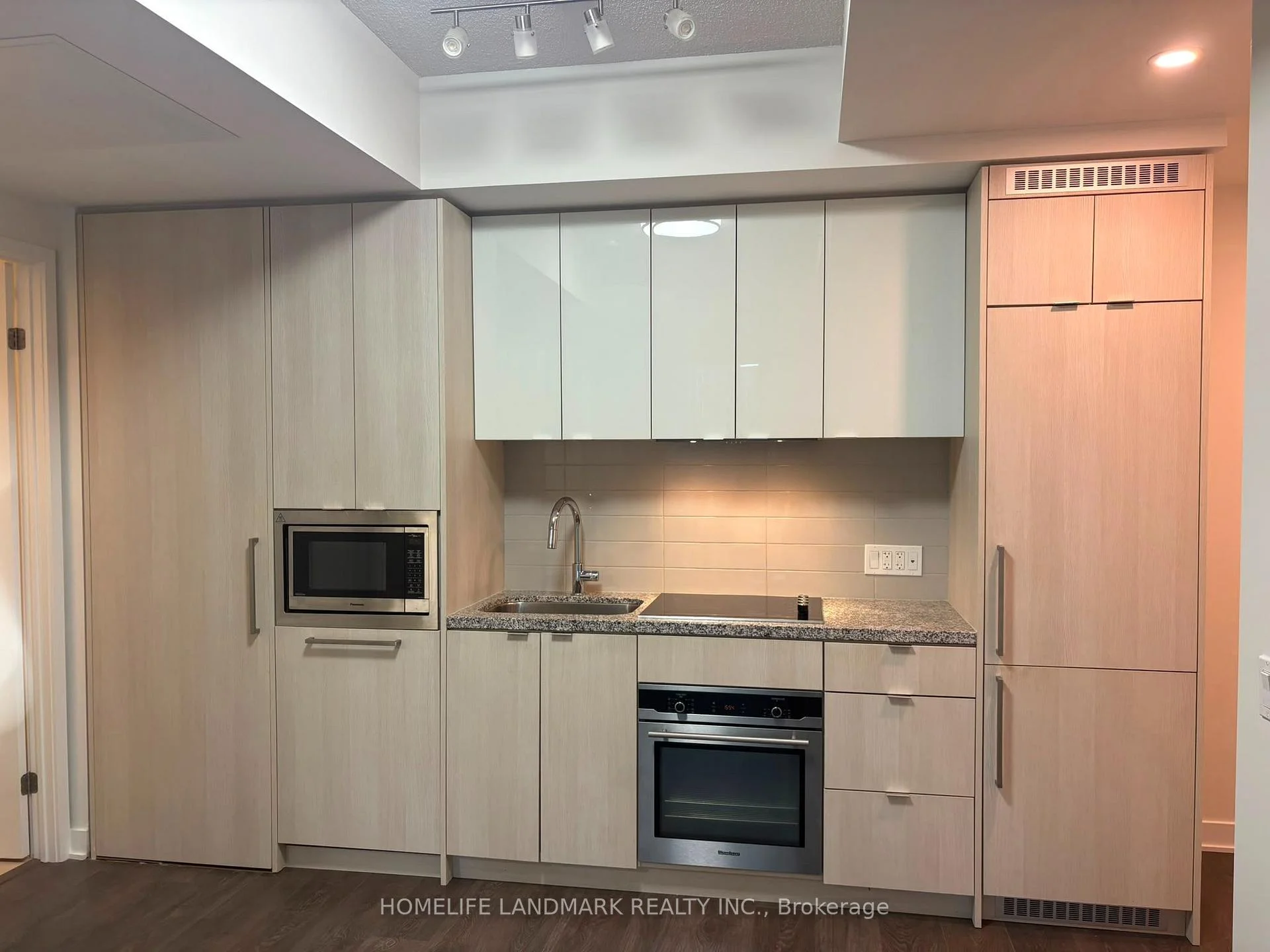 Photo 9 of Unit 621, 115 Blue Jays Way, Toronto, Waterfront Communities — HOMEH