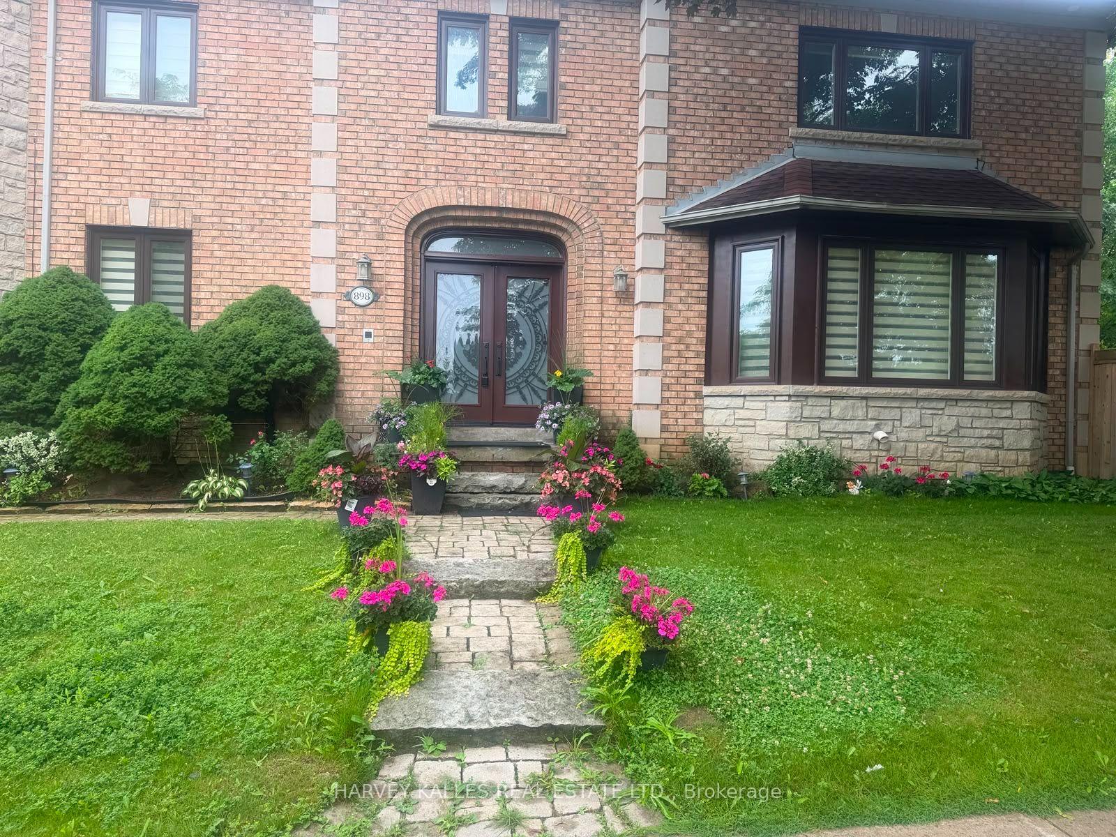 Photo 1 of 898 Stonehaven Avenue, Newmarket, Stonehaven-Wyndham — HOMEH
