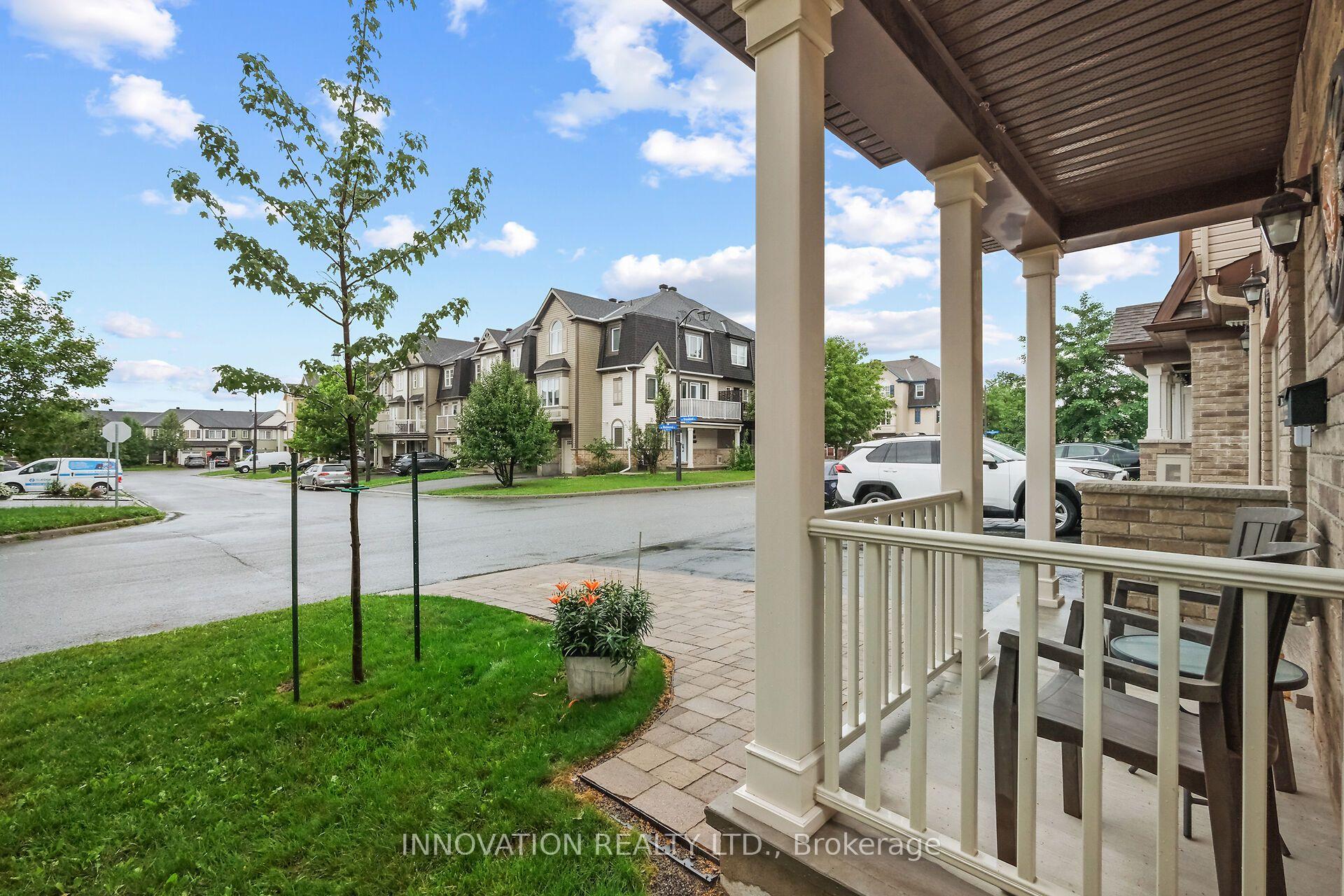 Photo 2 of 522 Meadowcreek Circle, Ottawa, Kanata - Emerald Meadows/Trailwest — HOMEH