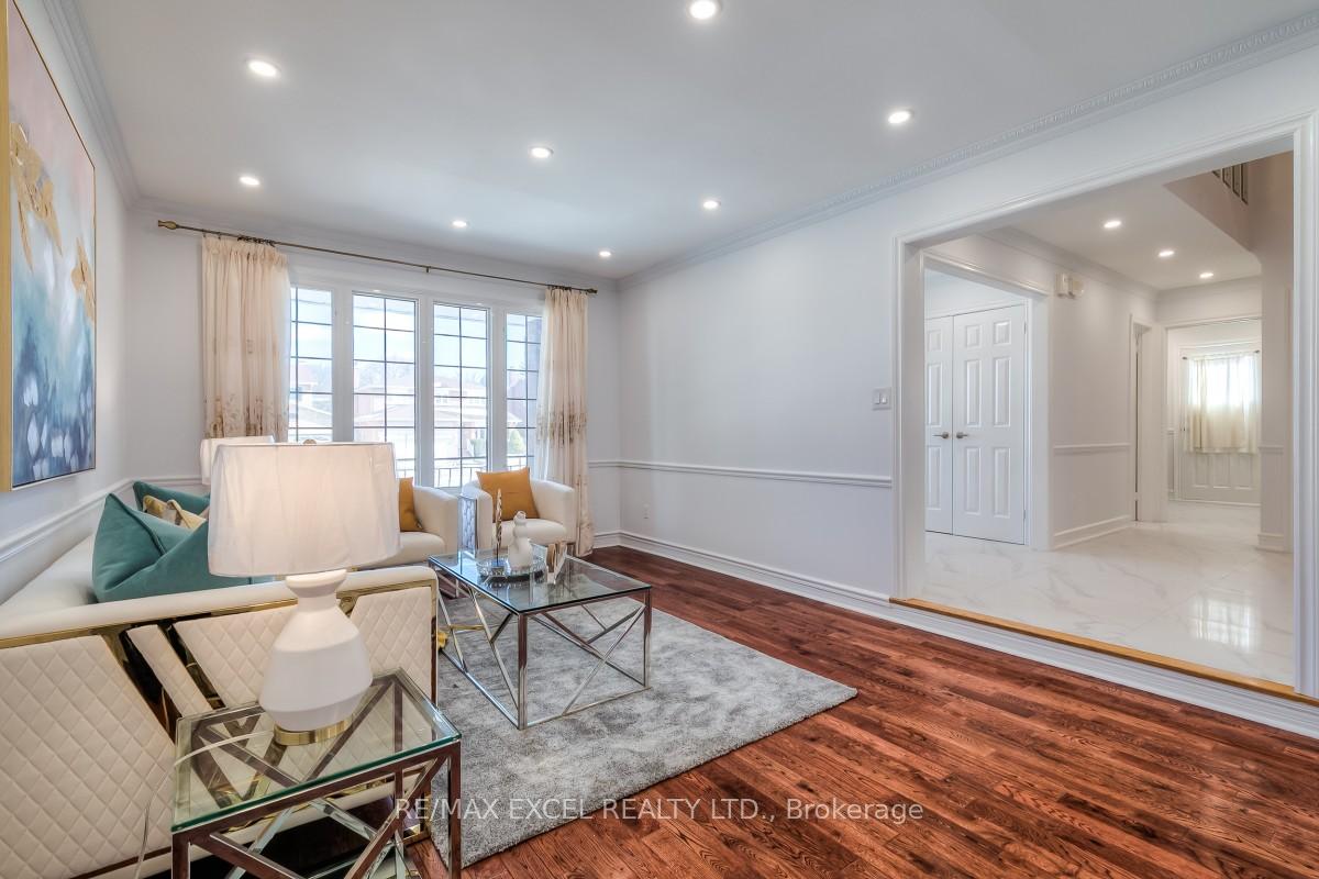 Photo 7 of 310 Raymerville Drive, Markham, Raymerville — HOMEH