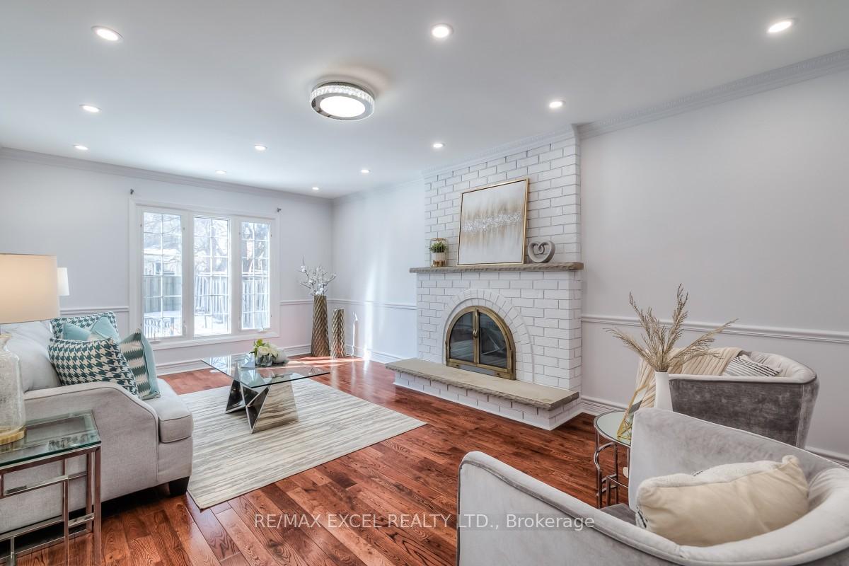 Photo 10 of 310 Raymerville Drive, Markham, Raymerville — HOMEH