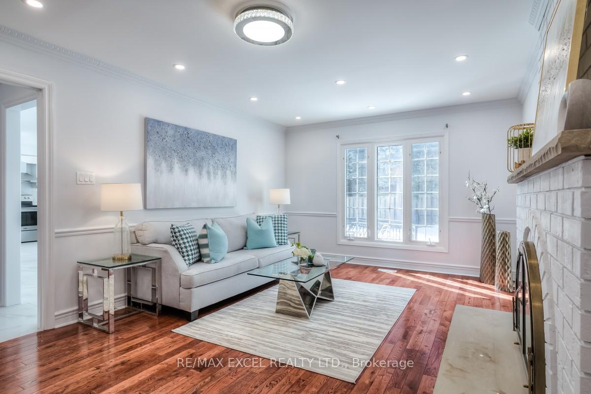 Photo 11 of 310 Raymerville Drive, Markham, Raymerville — HOMEH